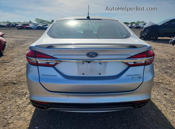 3FA6P0D95JR154869 2018 FORD FUSION Серебряный Вид сзади