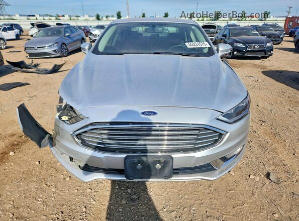 3FA6P0D95JR154869 2018 FORD FUSION Серебряный Вид спереди