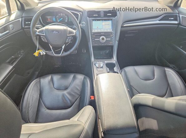 3FA6P0D95JR154869 2018 FORD FUSION Серебряный Вид панели приборов