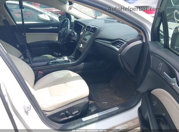 3FA6P0D95JR268760 2018 FORD FUSION Белый Вид салона спереди
