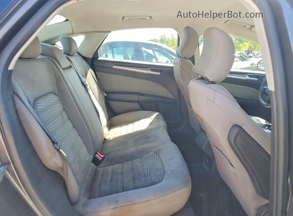 3FA6P0G76GR244373 2016 FORD FUSION Silver Widok tylnych siedzeń