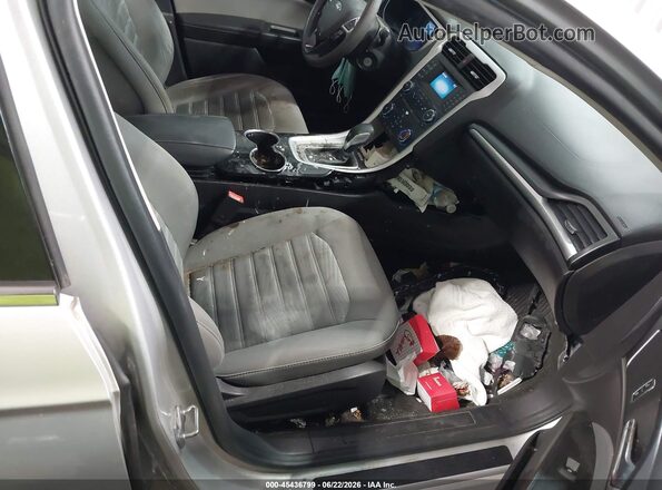 3FA6P0G77GR338567 2016 FORD FUSION Серебряный Вид салона спереди