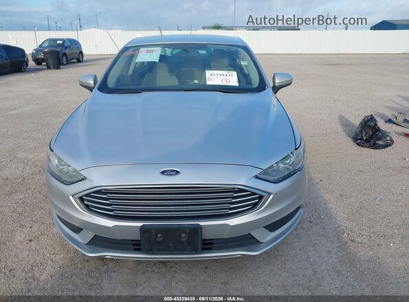 3FA6P0G77JR271041 2018 FORD FUSION Silver Вид задньої частини салону