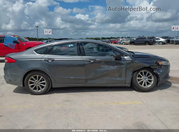 3FA6P0H70HR163093 2017 FORD FUSION Gray Rear interior view