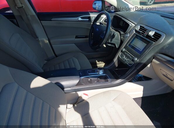 3FA6P0H72HR335219 2017 FORD FUSION Красный Вид салона спереди