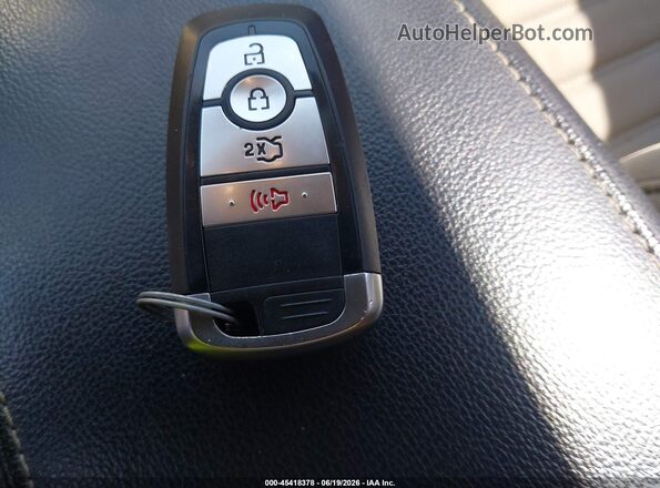 3FA6P0H72HR335219 2017 FORD FUSION Красный Вид панели приборов