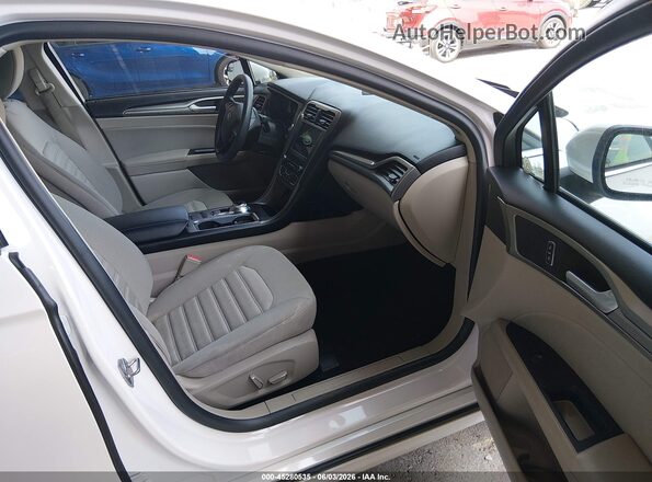 3FA6P0H74JR192070 2018 FORD FUSION Белый Вид салона спереди