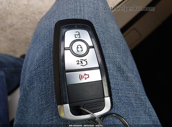 3FA6P0H74JR192070 2018 FORD FUSION Белый Вид панели приборов