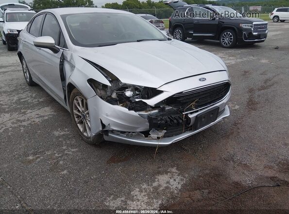 3FA6P0H75HR162974 2017 FORD FUSION Серебряный Вид спереди