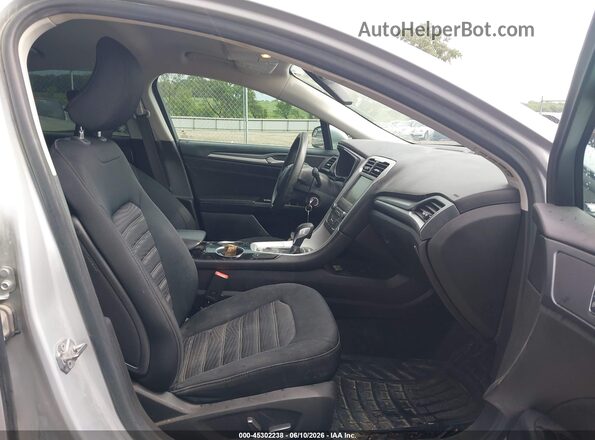 3FA6P0H76GR123972 2016 FORD FUSION Silver Front interior view