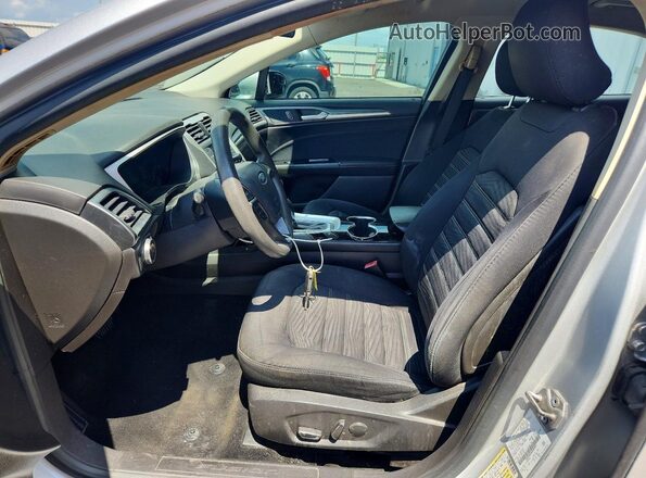 3FA6P0H76GR389976 2016 FORD FUSION Серебряный Вид салона спереди