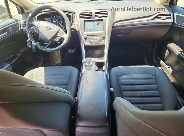 3FA6P0H76HR200048 2017 FORD FUSION Серый Вид панели приборов