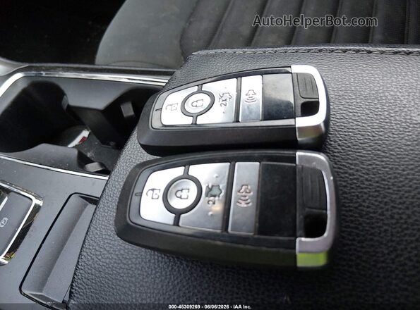 3FA6P0H76HR415316 2017 FORD FUSION Бордовый Вид панели приборов