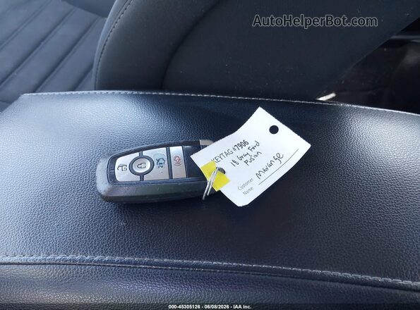 3FA6P0H76JR106080 2018 FORD FUSION Gray Vista del salpicadero