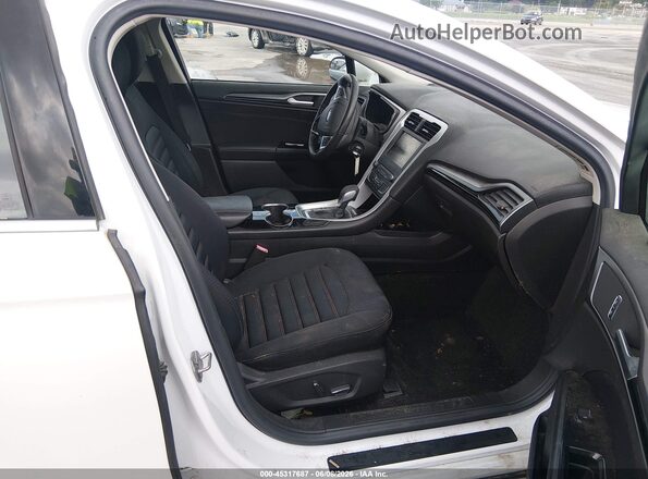 3FA6P0H7XGR286642 2016 FORD FUSION Белый Вид салона спереди