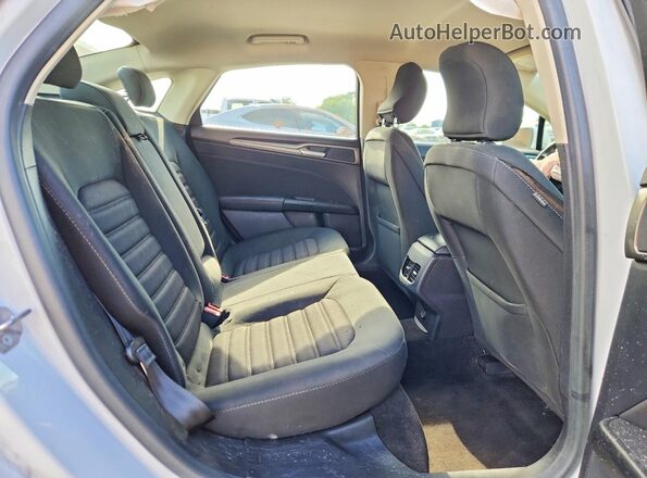 3FA6P0H7XJR174513 2018 FORD FUSION Белый Вид задних сидений