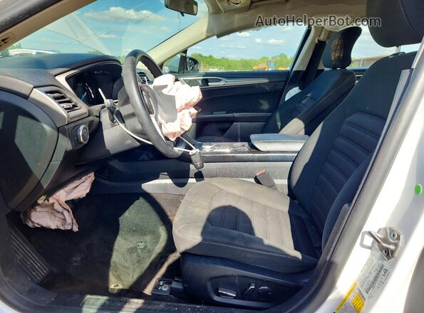 3FA6P0H7XJR174513 2018 FORD FUSION Белый Вид салона спереди