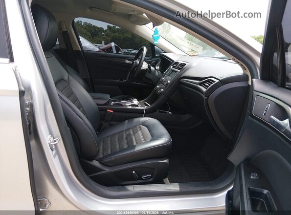 3FA6P0H98JR162460 2018 FORD FUSION Silver Widok wnętrza z przodu