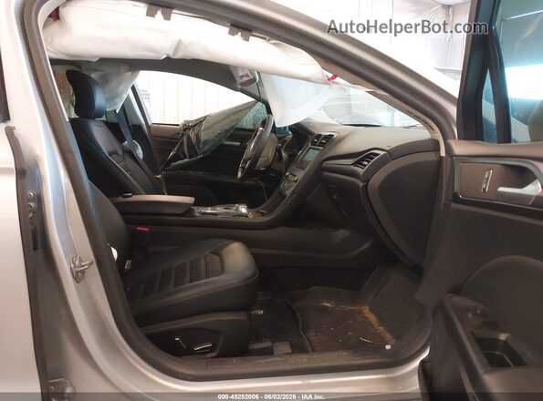 3FA6P0HD0JR191133 2018 FORD FUSION Серебряный Вид салона спереди