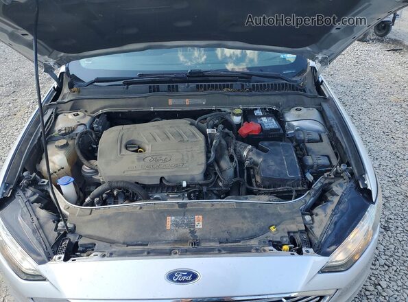 3FA6P0HD0JR240301 2018 FORD FUSION Silver Rear interior view