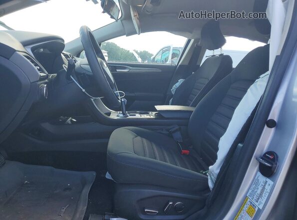 3FA6P0HD0JR240301 2018 FORD FUSION Silver Front interior view