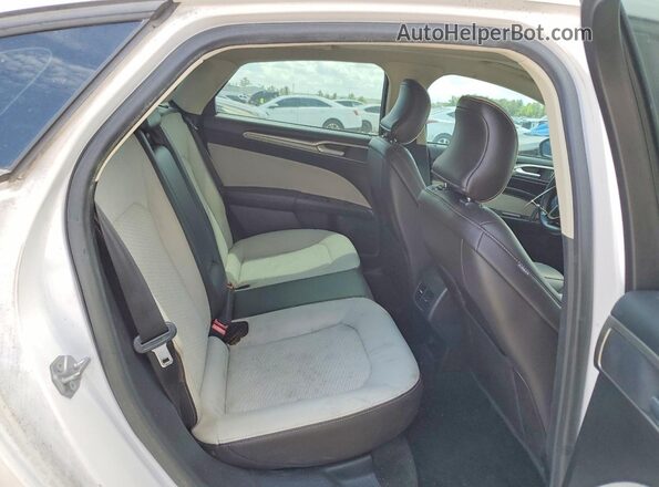 3FA6P0HD1KR103238 2019 FORD FUSION White Вид задніх сидінь