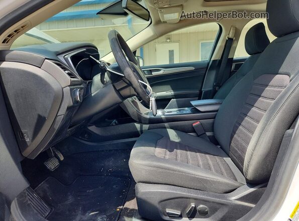 3FA6P0HD1LR251990 2020 FORD FUSION White Vista interior delantera