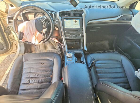 3FA6P0HD2HR404979 2017 FORD FUSION Gold Dashboard view