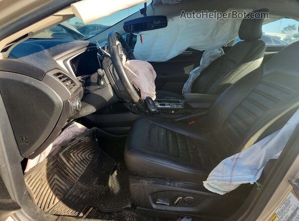 3FA6P0HD2HR404979 2017 FORD FUSION Gold Front interior view