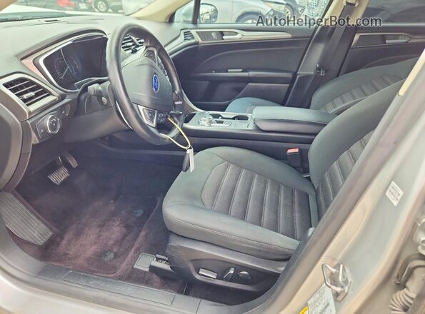 3FA6P0HD3HR311906 2017 FORD FUSION Silver Սալոնի դիմացի տեսք