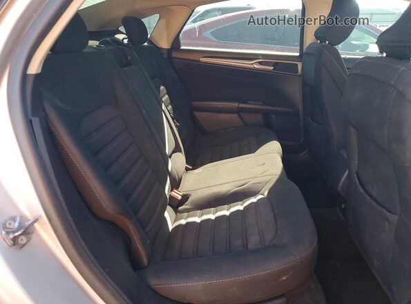 3FA6P0HD4JR189224 2018 FORD FUSION Silver Vista de los asientos traseros
