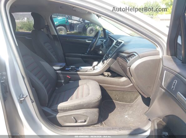 3FA6P0HD5GR186437 2016 FORD FUSION Серебряный Вид салона спереди