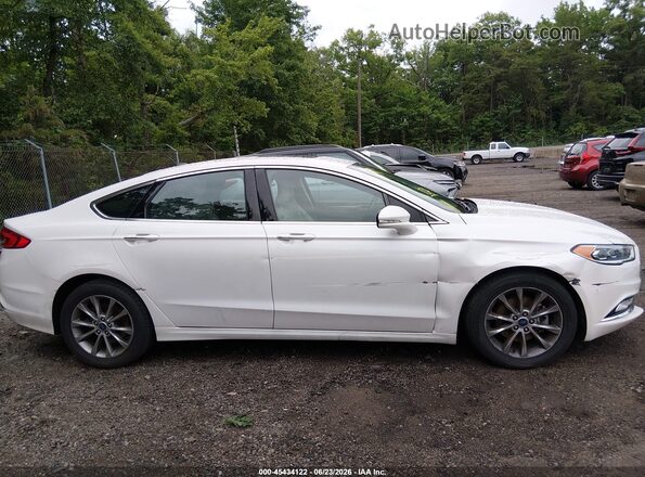 3FA6P0HD7HR175974 2017 FORD FUSION White Vista interior trasera