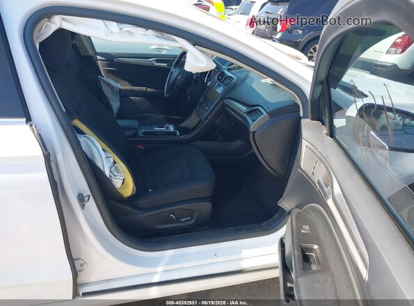 3FA6P0HD7HR310385 2017 FORD FUSION White Widok wnętrza z przodu