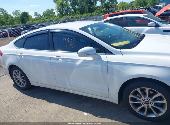 3FA6P0HD7HR310385 2017 FORD FUSION White Widok wnętrza z tyłu