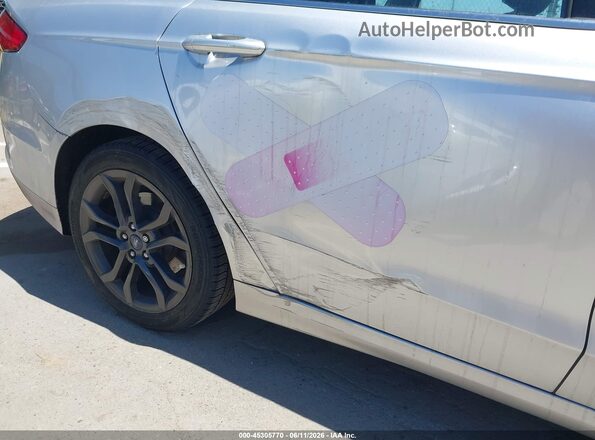 3FA6P0HD7JR145380 2018 FORD FUSION Silver 