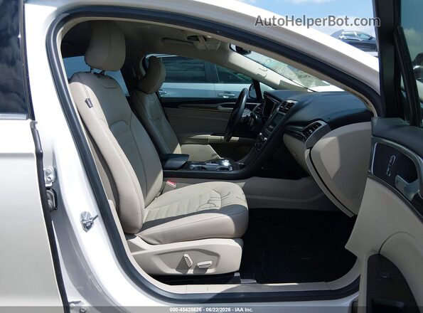 3FA6P0HD7JR231661 2018 FORD FUSION White Widok wnętrza z przodu