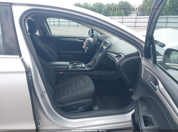3FA6P0HD8JR154461 2018 FORD FUSION Silver Widok wnętrza z przodu