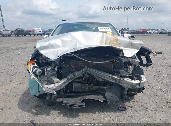 3FA6P0HD8JR154461 2018 FORD FUSION Silver Widok wnętrza z tyłu