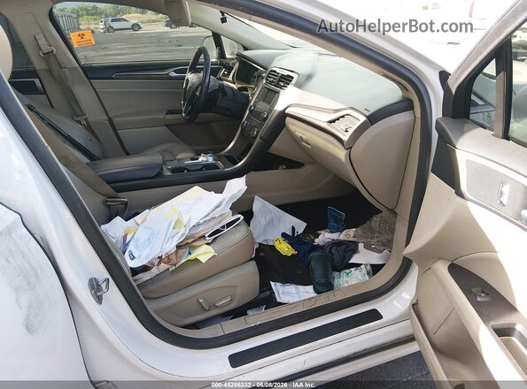 3FA6P0HD9HR132818 2017 FORD FUSION Белый Вид салона спереди