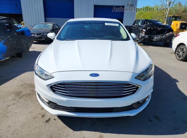 3FA6P0HD9JR184777 2018 FORD FUSION Белый Вид спереди