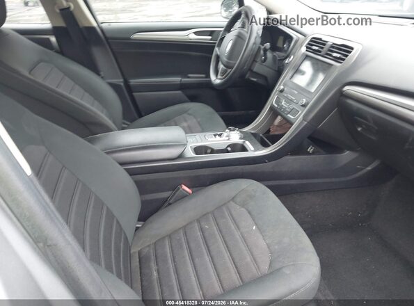 3FA6P0HD9LR105126 2020 FORD FUSION Silver Widok wnętrza z przodu
