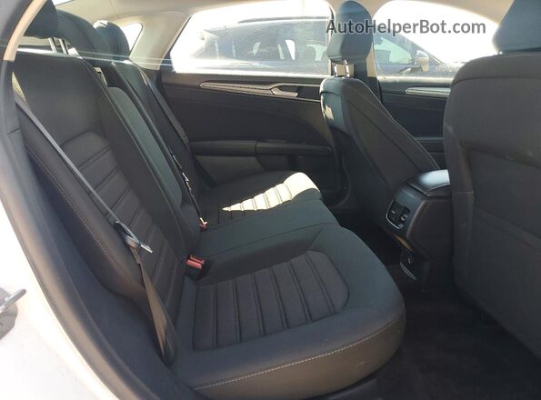 3FA6P0HD9LR105773 2020 FORD FUSION White Widok tylnych siedzeń