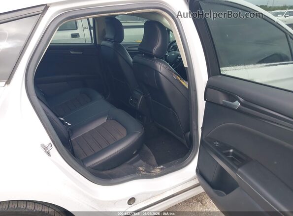 3FA6P0HDXJR231900 2018 FORD FUSION White VIN կոդի պիտակի տեսք