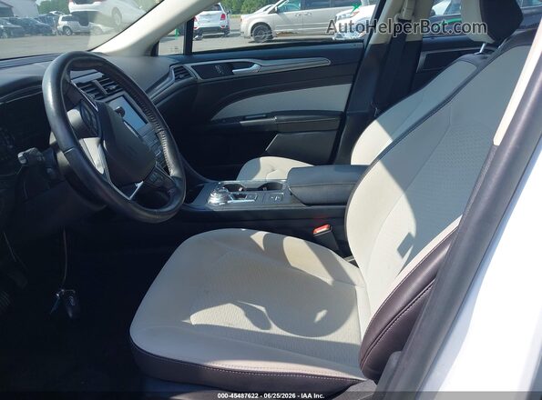 3FA6P0HDXLR143349 2020 FORD FUSION White Вид салону спереду
