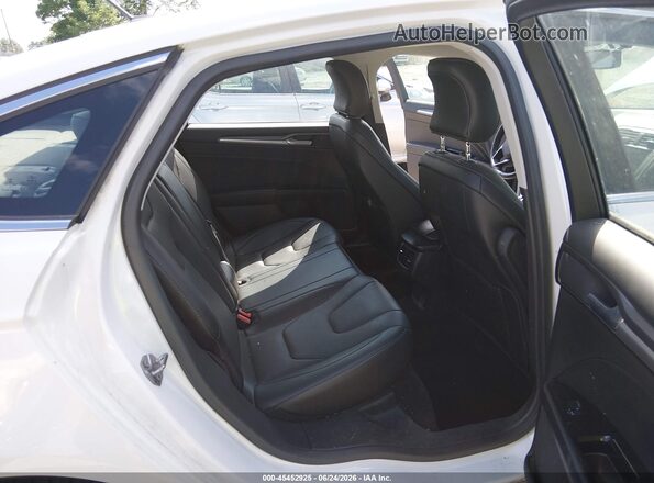 3FA6P0K9XGR256924 2016 FORD FUSION White VIN sticker view