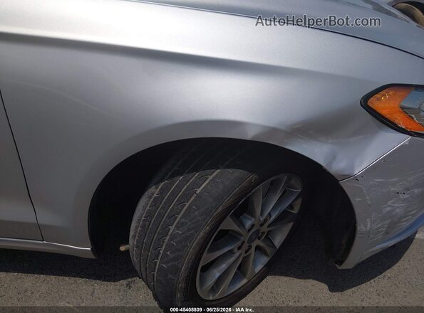 3FA6P0LU0HR386599 2017 FORD FUSION HYBRID Silver Widok z przodu