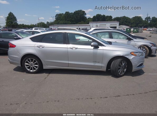 3FA6P0LU0HR386599 2017 FORD FUSION HYBRID Silver Widok wnętrza z tyłu