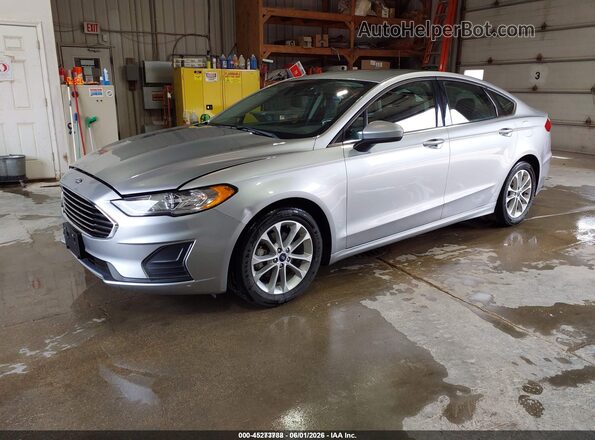 3FA6P0LU0LR201427 2020 FORD FUSION Silver Vista tres cuartos delantera izquierda