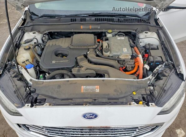 3FA6P0LU1JR117582 2018 FORD FUSION Белый Вид задней части салона